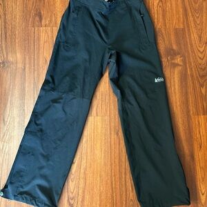 REI Co-op 2.5L Rain proof Men's Black Pants Size: Medium. Inseam: 29”